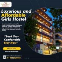 What amenities are typically offered in girls’ hostels near Sharda University?