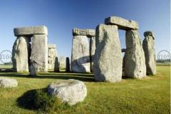 Get private driver-guided journeys with the Stonehenge tours from London
