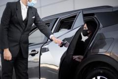 Comfortable Airport Pickup Service with diamond limo