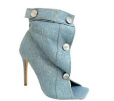 Find the Perfect Women's Boots Online at John's Shoes and Accessories!