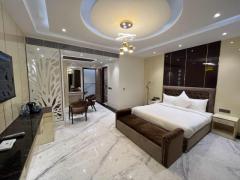 hotel in Pari chowk Greater Noida